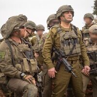 הרמטכ״ל אייל זמיר בסיור בדרום לבנון. 15 באפריל 2026 (צילום: דובר צה״ל ) הרמטכ״ל אייל זמיר בסיור בדרום לבנון. 15 באפריל 2026 (צילום: דובר צה״ל )