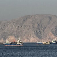 כלי שיט במצר הורמוז, 17 במאי 2026 (צילום: AFP) כלי שיט במצר הורמוז, 17 במאי 2026 (צילום: AFP)