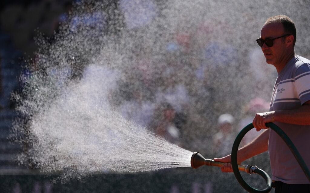 גל חום בצרפת. 25 במאי 2026 (צילום: AP Photo/Aurelien Morissard)