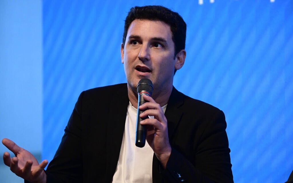 ח״כ איתן גינצבורג בכנס ביפו. 16 ביוני 2022 (צילום: תומר נויברג/פלאש90)