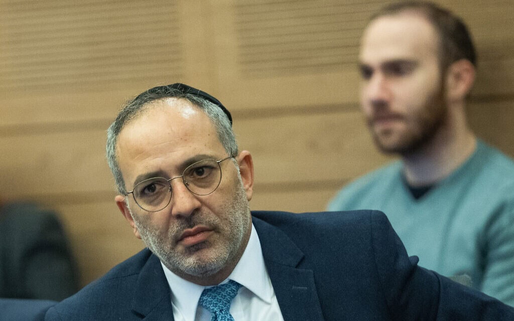 חבר הכנסת ארז מלול בישיבה של ועדת החוקה, חוק ומשפט בכנסת, 8 בפברואר 2023 (צילום: יונתן זינדל/פלאש90) חבר הכנסת ארז מלול בישיבה של ועדת החוקה, חוק ומשפט בכנסת, 8 בפברואר 2023 (צילום: יונתן זינדל/פלאש90)