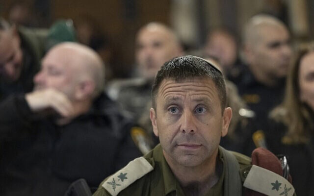מפקד פיקוד המרכז אבי בלוט בעיר העתיקה בירושלים, 4 בינואר 2026 (צילום: חיים גולדברג/פלאש90) מפקד פיקוד המרכז אבי בלוט בעיר העתיקה בירושלים, 4 בינואר 2026 (צילום: חיים גולדברג/פלאש90)