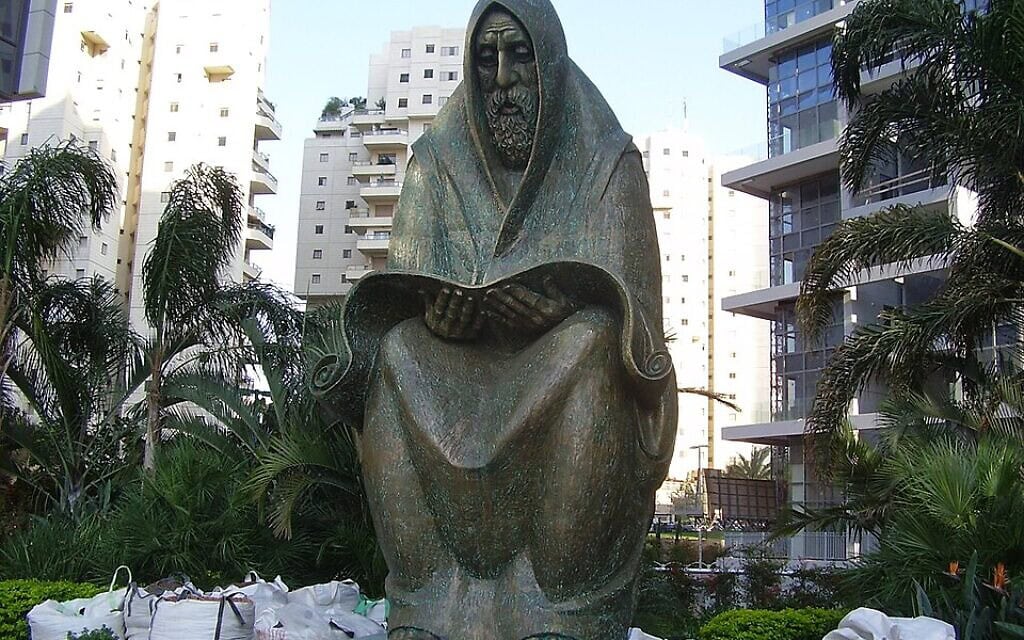 פסל התפילה ברמת גן לזכר הרוגי פוגרום ה"פרהוד" בעיראק (1941) ולזכר עולי הגרדום היהודים בעיראק בשנות ה-60 (צילום: ד"ר אבישי טייכר, מתוך אתר פיקיויקי) פסל התפילה ברמת גן לזכר הרוגי פוגרום ה"פרהוד" בעיראק (1941) ולזכר עולי הגרדום היהודים בעיראק בשנות ה-60 (צילום: ד"ר אבישי טייכר, מתוך אתר פיקיויקי)