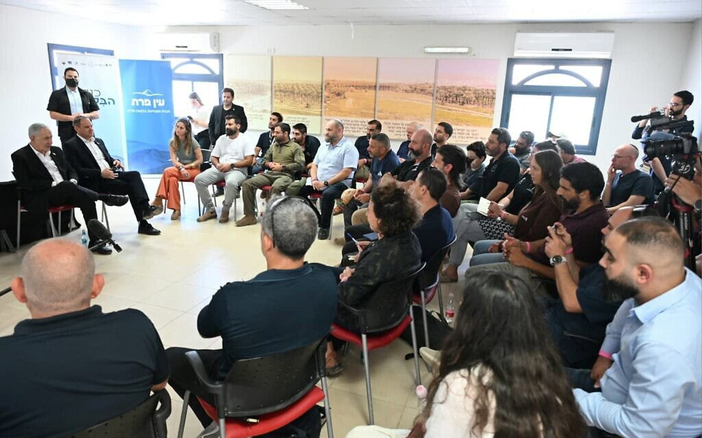 ראש הממשלה בנימין נתניהו בבקעת הירדן עם ראשי מכינות קדם צבאיות, 28 במאי 2026 (צילום: חיים צח / לע"מ) ראש הממשלה בנימין נתניהו בבקעת הירדן עם ראשי מכינות קדם צבאיות, 28 במאי 2026 (צילום: חיים צח / לע"מ)