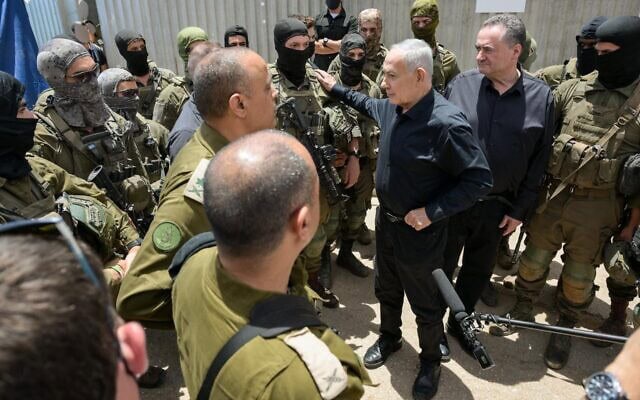 ראש הממשלה בנימין נתניהו עם חיילים בגבול הצפון, 29 במאי 2026 ראש הממשלה בנימין נתניהו עם חיילים בגבול הצפון, 29 במאי 2026