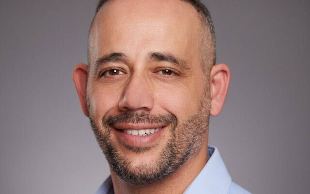 סרן (מיל') ישראל בן שטרית, קצין שנפצע קשה בעזה, מצטרף ל"ישראל ביתנו" סרן (מיל') ישראל בן שטרית, קצין שנפצע קשה בעזה, מצטרף ל"ישראל ביתנו"