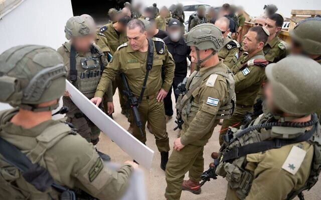 הרמטכ"ל אייל זמיר בתרגיל מטכ"לי באזור הגבול עם ירדן, 15 במאי 2026 (צילום: צה"ל) הרמטכ"ל אייל זמיר בתרגיל מטכ"לי באזור הגבול עם ירדן, 15 במאי 2026 (צילום: צה"ל)