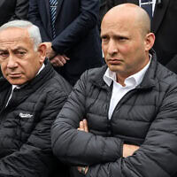 נפתלי בנט ובנימין נתניהו בהלווייתו של הרב חיים דרוקמן בקריית מלאכי, 26 בדצמבר 2022