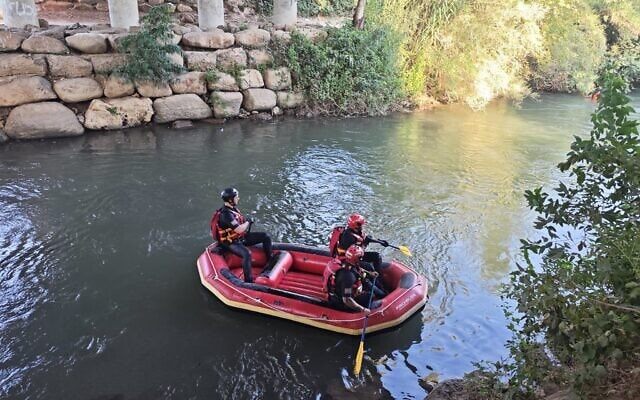 חיפושים אחרי שתי נערות שנסחפו בנהר הירדן. 27 ביוני 2026 (צילום: כבאות והצלה לישראל) חיפושים אחרי שתי נערות שנסחפו בנהר הירדן. 27 ביוני 2026 (צילום: כבאות והצלה לישראל)