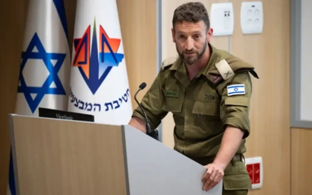 תא"ל ברק חירם נואם עם הכנסו לתפקיד ראש חטיבת המבצעים ב-23 ביוני 2026 (צילום: דובר צה״ל) תא"ל ברק חירם נואם עם הכנסו לתפקיד ראש חטיבת המבצעים ב-23 ביוני 2026 (צילום: דובר צה״ל)