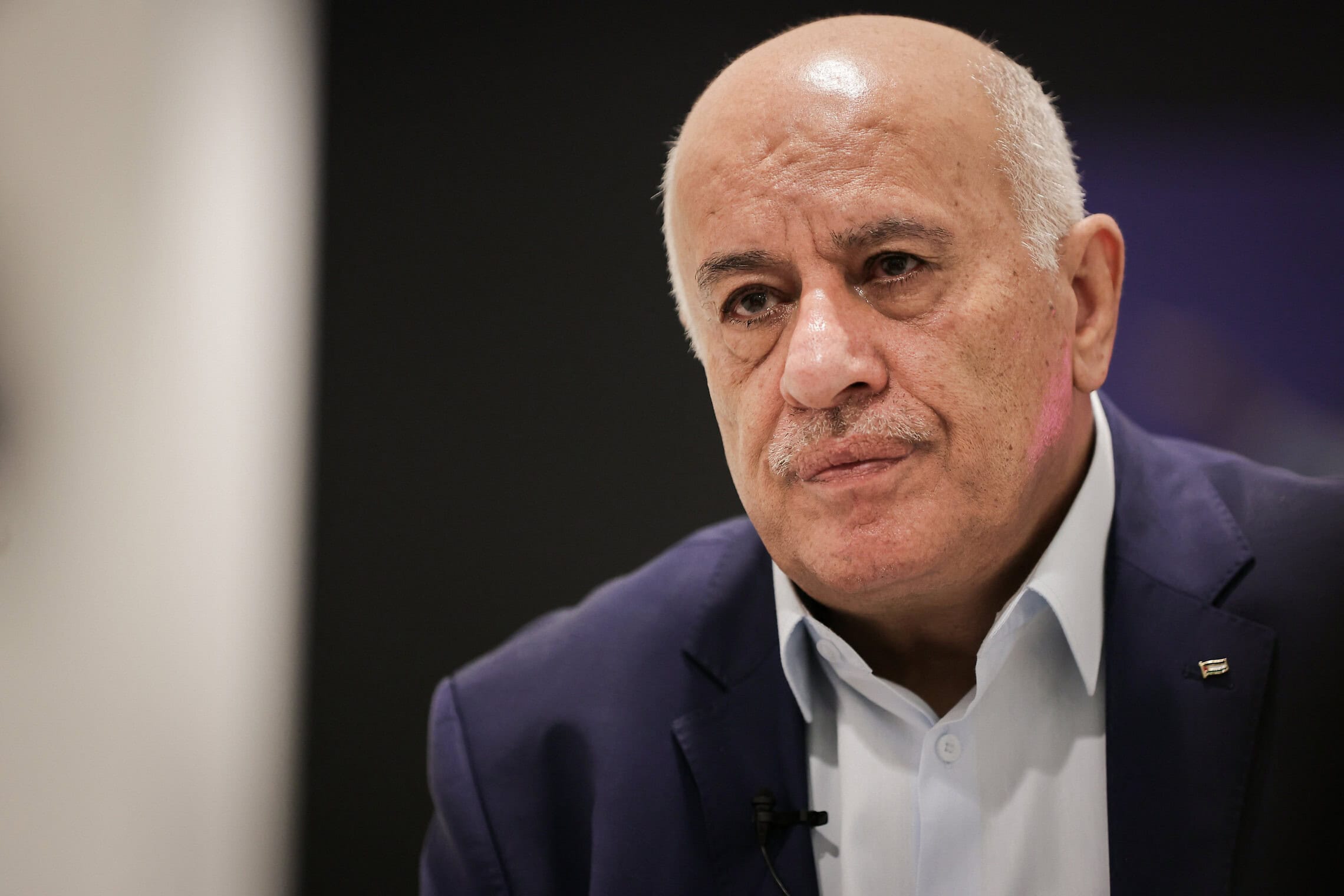 יו"ר התאחדות הכדורגל הפלסטינית ויו"ר הוועד האולימפי הפלסטיני ג'יבריל רג'וב בריאיון בפריז במהלך אולימפיאדת 2024, 27 ביולי 2024 (צילום: Thibaud MORITZ / AFP) יו"ר התאחדות הכדורגל הפלסטינית ויו"ר הוועד האולימפי הפלסטיני ג'יבריל רג'וב בריאיון בפריז במהלך אולימפיאדת 2024, 27 ביולי 2024 (צילום: Thibaud MORITZ / AFP)