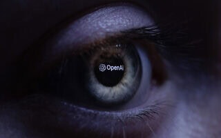 אילוסטרציה: לוגו של OpenAI מוקרן על עין אנושית (צילום: JOEL SAGET / AFP) אילוסטרציה: לוגו של OpenAI מוקרן על עין אנושית (צילום: JOEL SAGET / AFP)