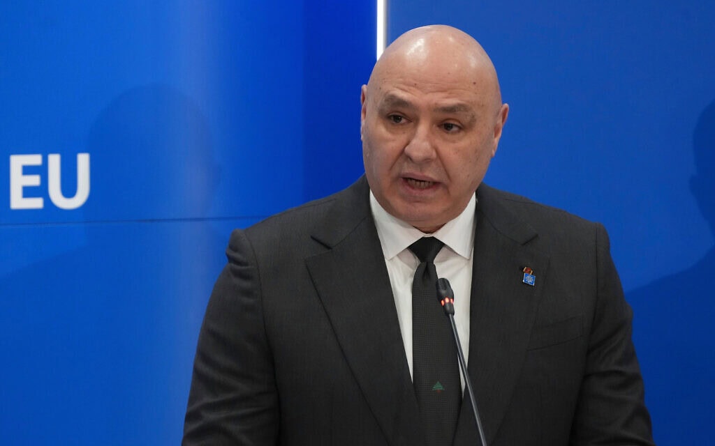נשיא לבנון ג'וזף עאון במסיבת עיתונאים בניקוסיה שבקפריסין, 24 באפריל 2026 (צילום: AP Photo/Petros Karadjias) נשיא לבנון ג'וזף עאון במסיבת עיתונאים בניקוסיה שבקפריסין, 24 באפריל 2026 (צילום: AP Photo/Petros Karadjias)