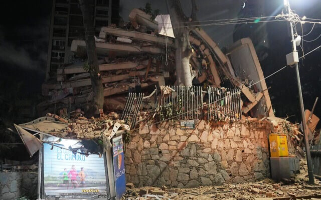 בית שנהרס ברעידת אדמה בבירת ונצואלה קראקס. 24 ביוני 2026 (צילום: AP Photo/Adrian Naranjo) בית שנהרס ברעידת אדמה בבירת ונצואלה קראקס. 24 ביוני 2026 (צילום: AP Photo/Adrian Naranjo)