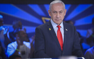 ראש הממשלה בנימין נתניהו בריאיון בתוכנית "הפטריוטים" ב"ערוץ 14", 18 באוקטובר 2025 (צילום: אלוני מור/פלאש90) ראש הממשלה בנימין נתניהו בריאיון בתוכנית "הפטריוטים" ב"ערוץ 14", 18 באוקטובר 2025 (צילום: אלוני מור/פלאש90)