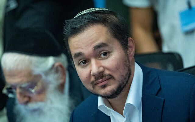 חבר הכנסת דן אילוז בישיבה של ועדת החוץ והביטחון בכנסת, 1 בדצמבר 2025 (צילום: יונתן זינדל/פלאש90) חבר הכנסת דן אילוז בישיבה של ועדת החוץ והביטחון בכנסת, 1 בדצמבר 2025 (צילום: יונתן זינדל/פלאש90)