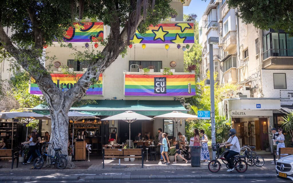 רחובות תל אביב לאחר ירי טילים מאיראן לישראל, 8 ביוני 2026 (צילום: מרים אלסטר/פלאש90) רחובות תל אביב לאחר ירי טילים מאיראן לישראל, 8 ביוני 2026 (צילום: מרים אלסטר/פלאש90)