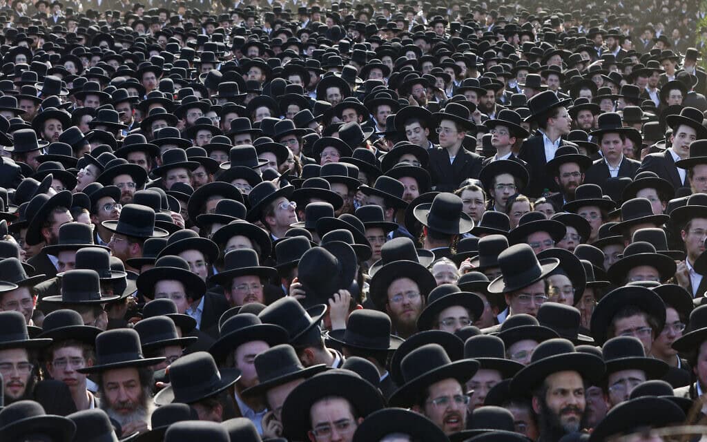 הפגנה של חרדים ליד כפר יונה נגד מעצר עריקים, 17 ביוני 2026 (צילום: טל גן/פלאש90) הפגנה של חרדים ליד כפר יונה נגד מעצר עריקים, 17 ביוני 2026 (צילום: טל גן/פלאש90)