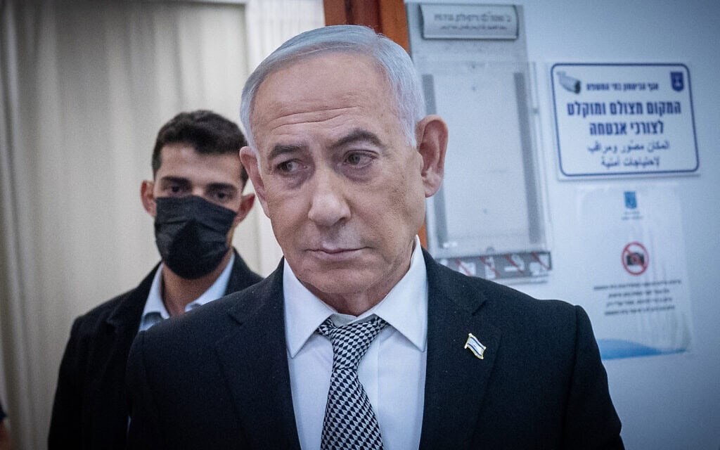 ראש הממשלה בנימין נתניהו מגיע לבית המשפט המחוזי בירושלים להמשך משפטו הפלילי, 29 ביוני 2026 (צילום: יונתן זינדל/פלאש90)