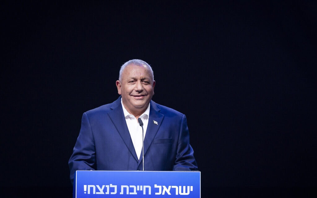 יו"ר מפלגת ישר, גדי איזנקוט, משיק את קמפיין הבחירות של המפלגה, 30 ביוני 2026 (צילום: חיים גולדברג/פלאש90) יו"ר מפלגת ישר, גדי איזנקוט, משיק את קמפיין הבחירות של המפלגה, 30 ביוני 2026 (צילום: חיים גולדברג/פלאש90)