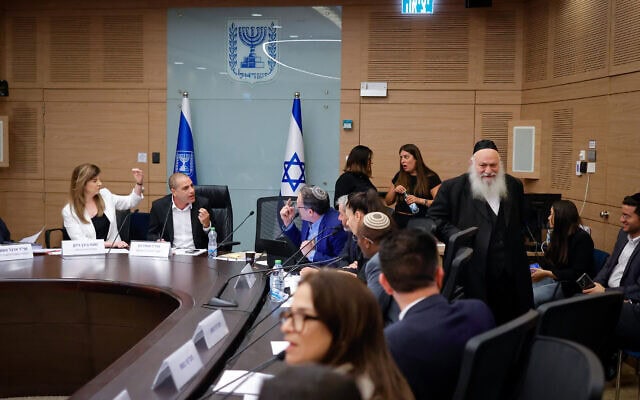 ועדת הכנסת דנה בהצעת חוק יסוד לימוד תורה, 30 ביוני 2026 (צילום: נועם מושקוביץ, דוברות הכנסת) ועדת הכנסת דנה בהצעת חוק יסוד לימוד תורה, 30 ביוני 2026 (צילום: נועם מושקוביץ, דוברות הכנסת)