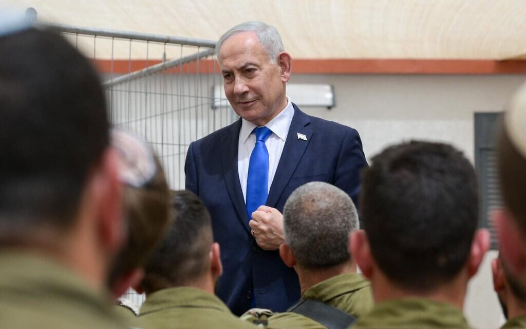 ראש הממשלה בנימין נתניהו משוחח עם חיילים בגוש עציון. 23 ביוני 2026 (צילום: מעיין טואף/ לע״מ) ראש הממשלה בנימין נתניהו משוחח עם חיילים בגוש עציון. 23 ביוני 2026 (צילום: מעיין טואף/ לע״מ)