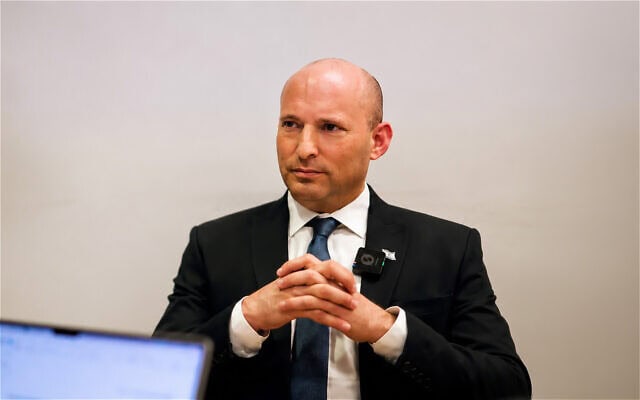 נפתלי בנט בריאיון לזמן ישראל במשרדי מפלגת ביחד ברעננה, 11 ביוני 2026 (צילום: יצחק לדה) נפתלי בנט בריאיון לזמן ישראל במשרדי מפלגת ביחד ברעננה, 11 ביוני 2026 (צילום: יצחק לדה)