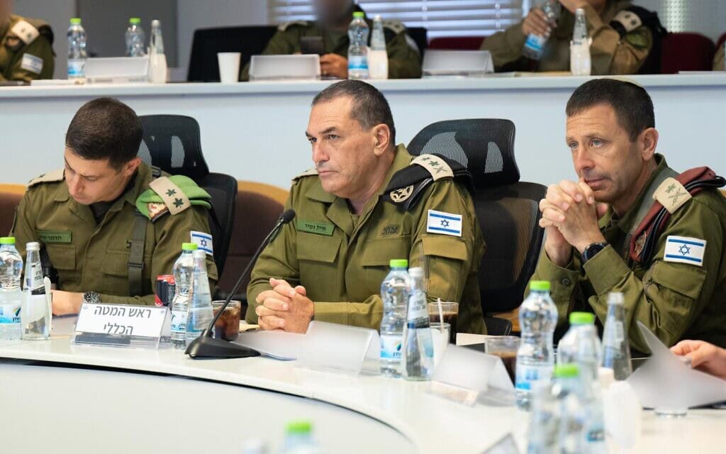 הרמטכ”ל אייל זמיר בהערכת מצב באוגדת יהודה ושומרון, 19 ביולי 2026 (צילום: דובר צה"ל) הרמטכ”ל אייל זמיר בהערכת מצב באוגדת יהודה ושומרון, 19 ביולי 2026 (צילום: דובר צה"ל)