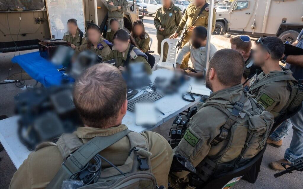 חפ״ק שהוקם לאחר כניסת אזרחים לכפר מוחמאס. 2 ביולי 2026 (צילום: דובר צה״ל) חפ״ק שהוקם לאחר כניסת אזרחים לכפר מוחמאס. 2 ביולי 2026 (צילום: דובר צה״ל)