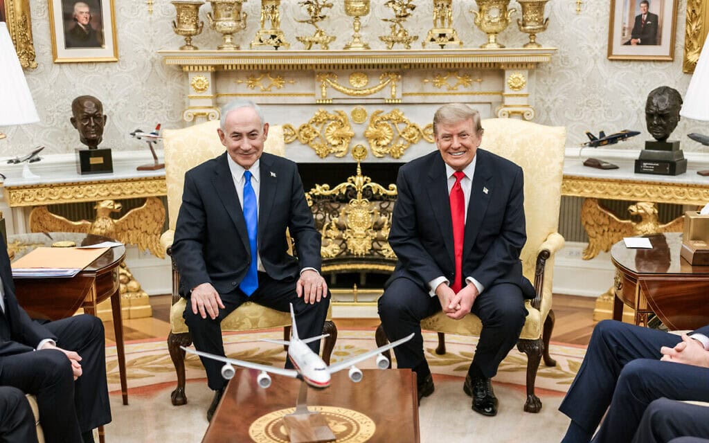 ראש הממשלה בנימין נתניהו בפגישנה עם נשיא ארצות הברית דונלד טראמפ בחדר הסגלגל בבית הלבן. וושינגטון, 28 ביולי 2026 (צילום: הבית הלבן)