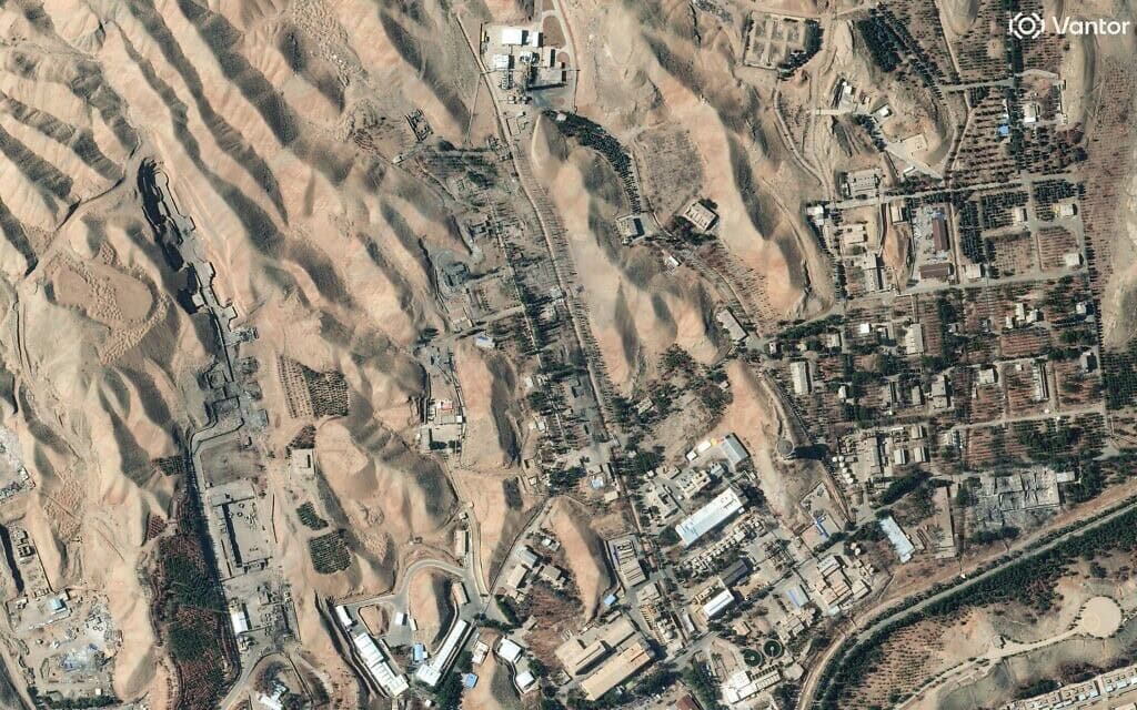 תצלום לוויין של האתר הצבאי פרצ׳ין באיראן שפירסמה חברת Vantor ב- 6 במרץ 2026 (צילום: AFP PHOTO / SATELLITE IMAGE (C) 2026 VANTOR) תצלום לוויין של האתר הצבאי פרצ׳ין באיראן שפירסמה חברת Vantor ב- 6 במרץ 2026 (צילום: AFP PHOTO / SATELLITE IMAGE (C) 2026 VANTOR)