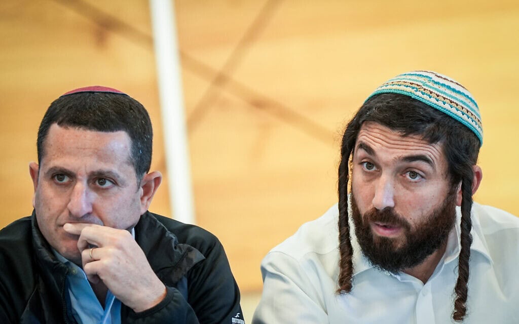 חברי הכנסת צבי סוכות ואוהד טל בישיבת סיעה של הציונות הדתית במושב אביבים, 1 בדצמבר 2024 (צילום: אייל מרגולין/פלאש90) חברי הכנסת צבי סוכות ואוהד טל בישיבת סיעה של הציונות הדתית במושב אביבים, 1 בדצמבר 2024 (צילום: אייל מרגולין/פלאש90)