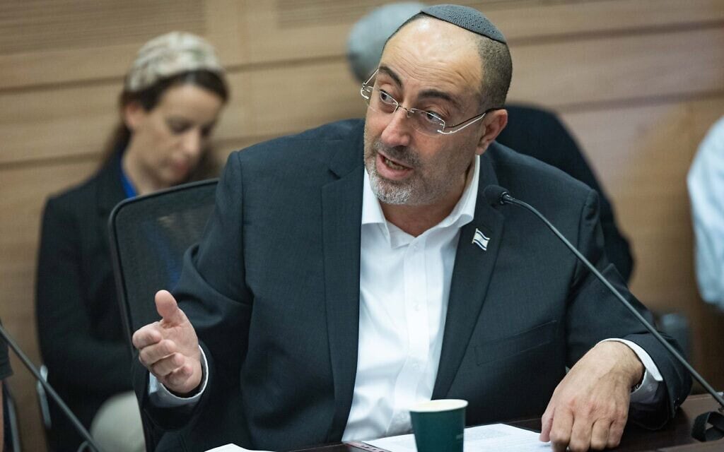 ח"כ ניסים ואטורי משתתף בדיון של ועדת החוץ והביטחון בכנסת בירושלים. 8 במאי 2025 (צילום: יונתן זינדל/פלאש90) ח"כ ניסים ואטורי משתתף בדיון של ועדת החוץ והביטחון בכנסת בירושלים. 8 במאי 2025 (צילום: יונתן זינדל/פלאש90)