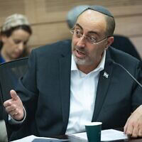 ח"כ ניסים ואטורי משתתף בדיון של ועדת החוץ והביטחון בכנסת בירושלים. 8 במאי 2025 (צילום: יונתן זינדל/פלאש90) ח"כ ניסים ואטורי משתתף בדיון של ועדת החוץ והביטחון בכנסת בירושלים. 8 במאי 2025 (צילום: יונתן זינדל/פלאש90)