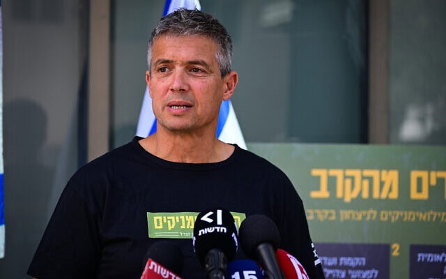 יועז הנדל במסיבת עיתונאים בפתח תקווה, 10 במאי 2026 (צילום: אבשלום ששוני/פלאש90) יועז הנדל במסיבת עיתונאים בפתח תקווה, 10 במאי 2026 (צילום: אבשלום ששוני/פלאש90)