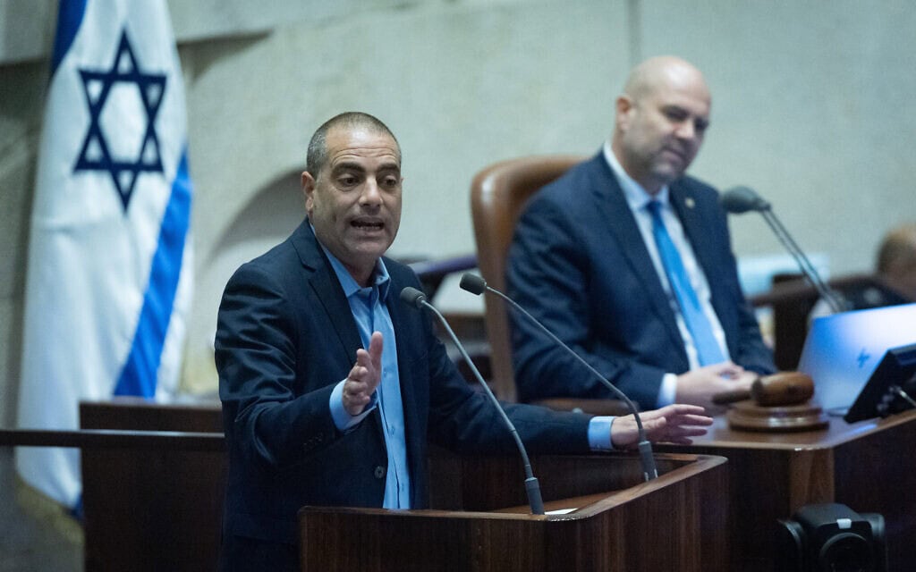 חבר הכנסת אופיר כץ נואם במהלך ישיבת מליאה באולם המליאה של הכנסת בירושלים. 13 ביולי 2026 (צילום: יונתן זינדל/פלאש90) חבר הכנסת אופיר כץ נואם במהלך ישיבת מליאה באולם המליאה של הכנסת בירושלים. 13 ביולי 2026 (צילום: יונתן זינדל/פלאש90)