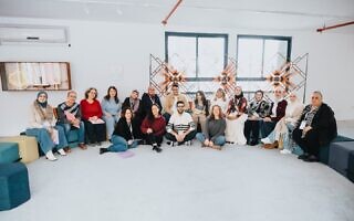 מורות ערביתו ויהודיות בהשתלמות "חדר מורים" (צילום: מור אלנקווה) מורות ערביתו ויהודיות בהשתלמות "חדר מורים" (צילום: מור אלנקווה)