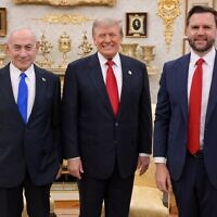 סגן נשיא ארצות הברית ג'יי־די ואנס, נשיא ארצות הברית דונלד טראמפ וראש הממשלה בנימין נתניהו בחדר הסגלגל בבית הלבן, 28 ביולי 2026 (צילום: מעיין טואף / לע"מ) סגן נשיא ארצות הברית ג'יי־די ואנס, נשיא ארצות הברית דונלד טראמפ וראש הממשלה בנימין נתניהו בחדר הסגלגל בבית הלבן, 28 ביולי 2026 (צילום: מעיין טואף / לע"מ)