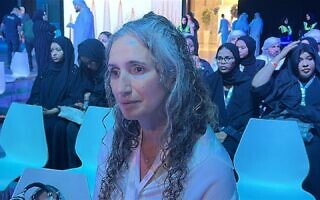 רינה נאור במפגש אירגוני נשים באבו דאבי (צילום: פאר לי שחר) רינה נאור במפגש אירגוני נשים באבו דאבי (צילום: פאר לי שחר)