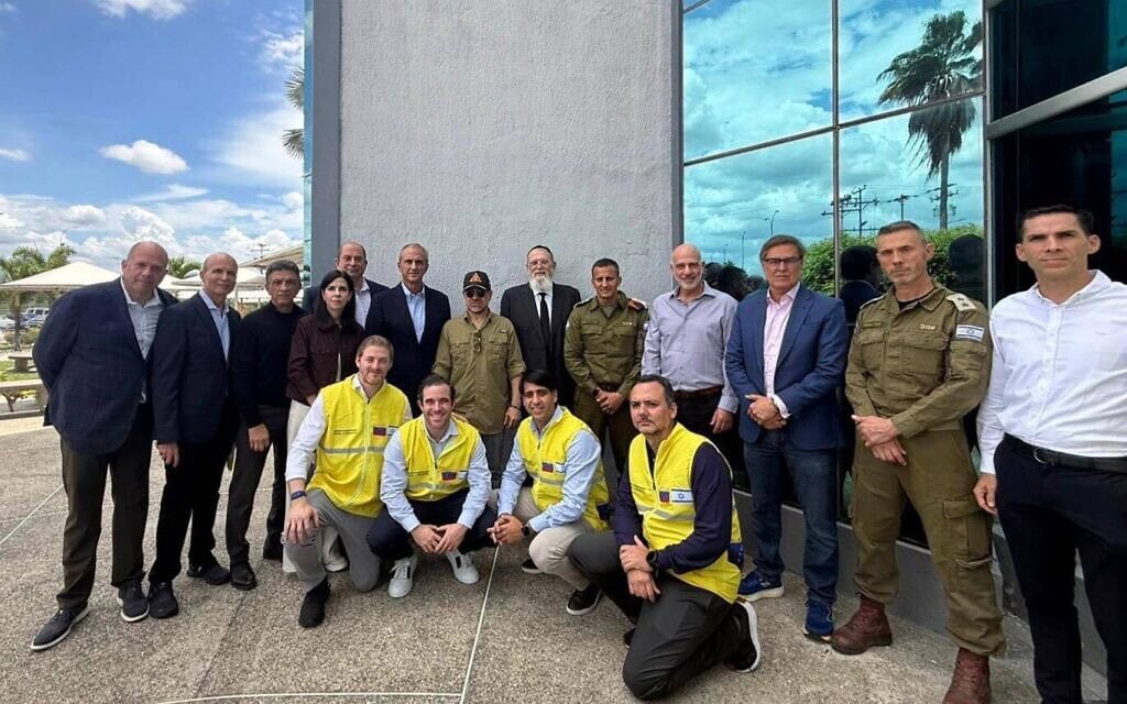 חברי משלחת הסיוע הישראלית בוונצואלה, 1 ביולי 2026 (צילום: דובר צה"ל) חברי משלחת הסיוע הישראלית בוונצואלה, 1 ביולי 2026 (צילום: דובר צה"ל)