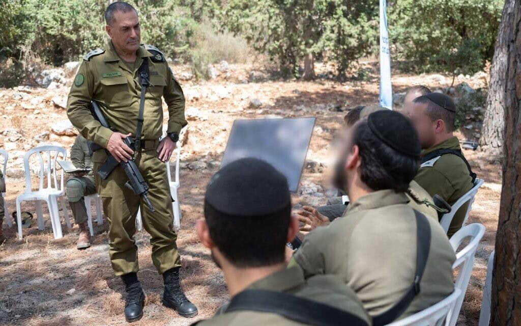 הרמטכ"ל אייל זמיר מול חיילים חרדים מחטיבת החשמונאים בגבול לבנון, 29 ביולי 2026 (צילום: דובר צה"ל) הרמטכ"ל אייל זמיר מול חיילים חרדים מחטיבת החשמונאים בגבול לבנון, 29 ביולי 2026 (צילום: דובר צה"ל)