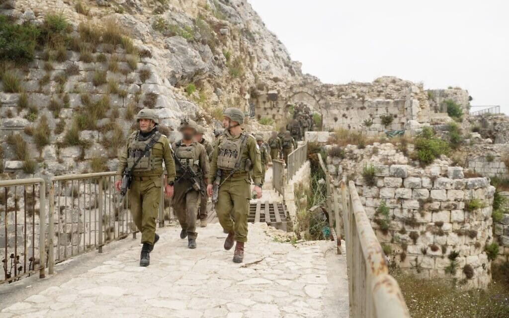 הרמטכ"ל אייל זמיר ברכס הבופור שבלבנון, 5 ביולי 2026 (צילום: צה"ל) הרמטכ"ל אייל זמיר ברכס הבופור שבלבנון, 5 ביולי 2026 (צילום: צה"ל)