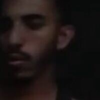 עבדאללה גרגאוי, שהואשם בביצוע עבירות ביטחוניות, בעת מעצרו בידי המשטרה בשגב שלום, 19 ביולי 2026 (צילום: מתוך סרטון שפרסמה המשטרה) עבדאללה גרגאוי, שהואשם בביצוע עבירות ביטחוניות, בעת מעצרו בידי המשטרה בשגב שלום, 19 ביולי 2026 (צילום: מתוך סרטון שפרסמה המשטרה)