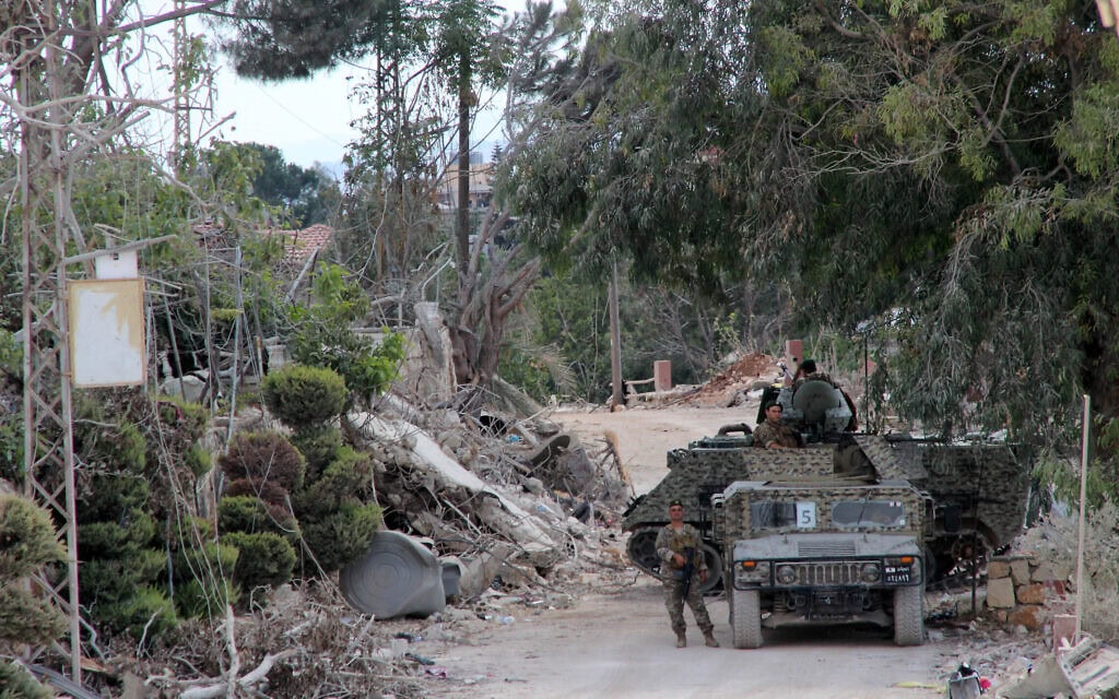 חיילים לבנונים נפרסים בכפר זווטר אל-גרביה בדרום לבנון. 26 ביולי 2026 (צילום: AP Photo/Ahmad Mantash) חיילים לבנונים נפרסים בכפר זווטר אל-גרביה בדרום לבנון. 26 ביולי 2026 (צילום: AP Photo/Ahmad Mantash)