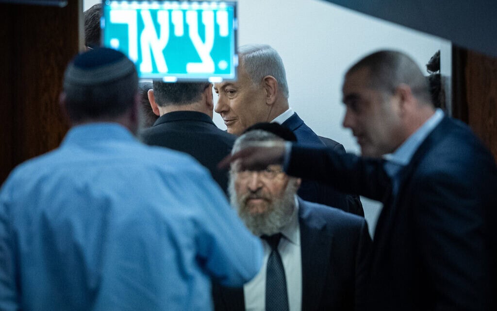 ראש הממשלה בנימין נתניהו משתתף בבחירות למבקר המדינה במליאת הכנסת בירושלים, 3 ביוני 2026 (צילום: יונתן זינדל/פלאש90) ראש הממשלה בנימין נתניהו משתתף בבחירות למבקר המדינה במליאת הכנסת בירושלים, 3 ביוני 2026 (צילום: יונתן זינדל/פלאש90)