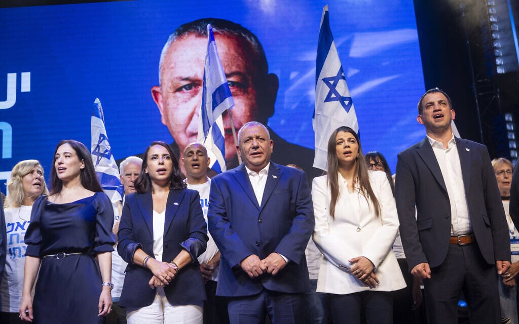 יו"ר ישר! גדי איזנקוט וחברי המפלגה משתתפים בהשקת קמפיין הבחירות בהוד השרון, 30 ביוני 2026 (צילום: חיים גולדברג/פלאש90) יו"ר ישר! גדי איזנקוט וחברי המפלגה משתתפים בהשקת קמפיין הבחירות בהוד השרון, 30 ביוני 2026 (צילום: חיים גולדברג/פלאש90)