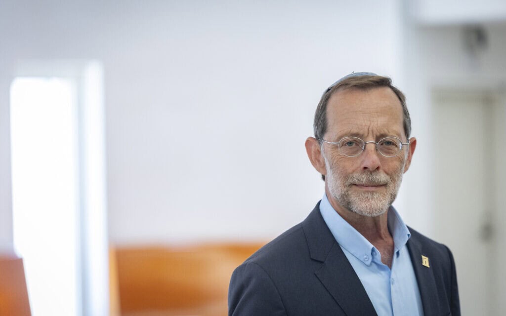 משה פייגלין בדיון בבית המשפט העליון בירושלים בעתירות נגד חוקי אונר"א שאישרה הכנסת. 3 באוגוסט 2026 (צילום: חיים גולדברג/פלאש90) משה פייגלין בדיון בבית המשפט העליון בירושלים בעתירות נגד חוקי אונר"א שאישרה הכנסת. 3 באוגוסט 2026 (צילום: חיים גולדברג/פלאש90)