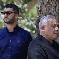 יו"ר מפלגת ישר! גדי איזנקוט מבקר בקיבוץ ניר עוז הסמוך לגבול עזה, במסגרת קמפיין הבחירות שלו. 5 באוגוסט 2026