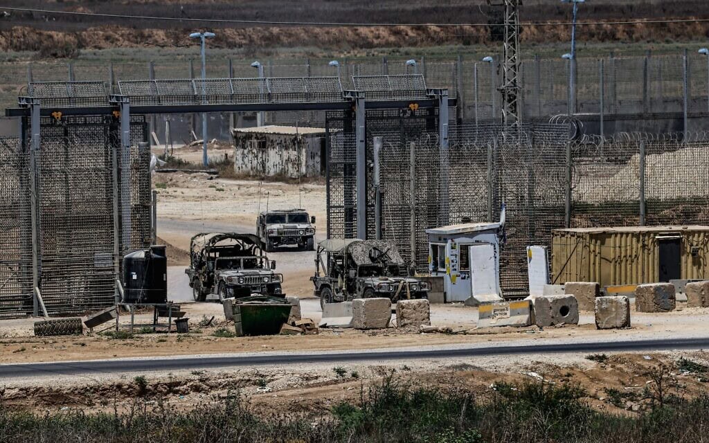חיילי צה"ל סמוך לגבול ישראל עם רצועת עזה. 25 באוגוסט 2026 (צילום: צפריר אביוב/פלאש90)