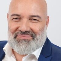 אורן דוברונובסקי (צילום: ערוץ ה-X של הליכוד) אורן דוברונובסקי (צילום: ערוץ ה-X של הליכוד)